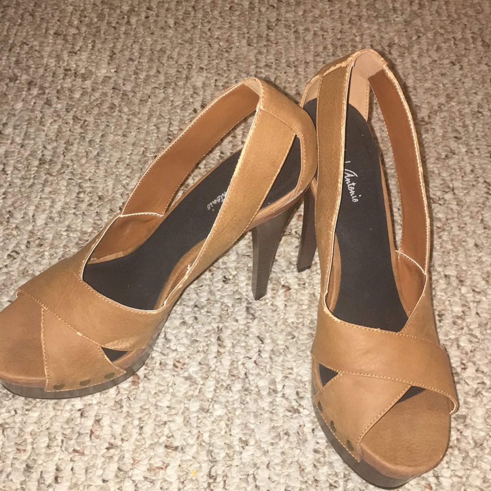 Michael Antonio heels
